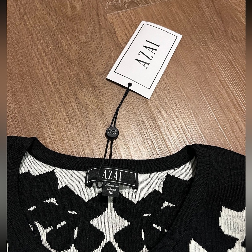 Azai bodycon Dress - Picture 2 of 4